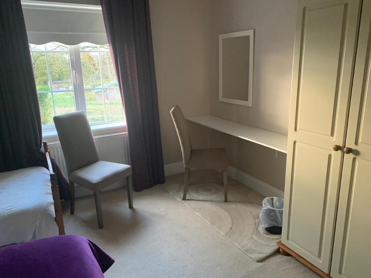 The Curragh Country House Accommodation Нюбридж Екстериор снимка