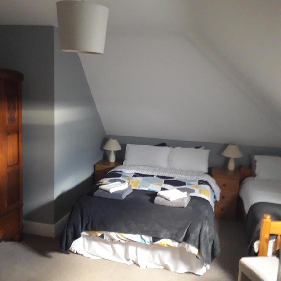 The Curragh Country House Accommodation Нюбридж Екстериор снимка