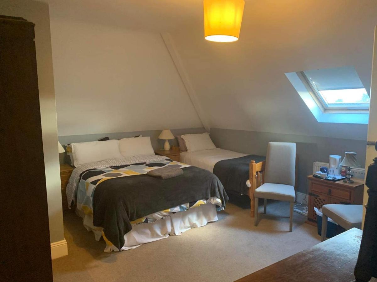 The Curragh Country House Accommodation Нюбридж Екстериор снимка