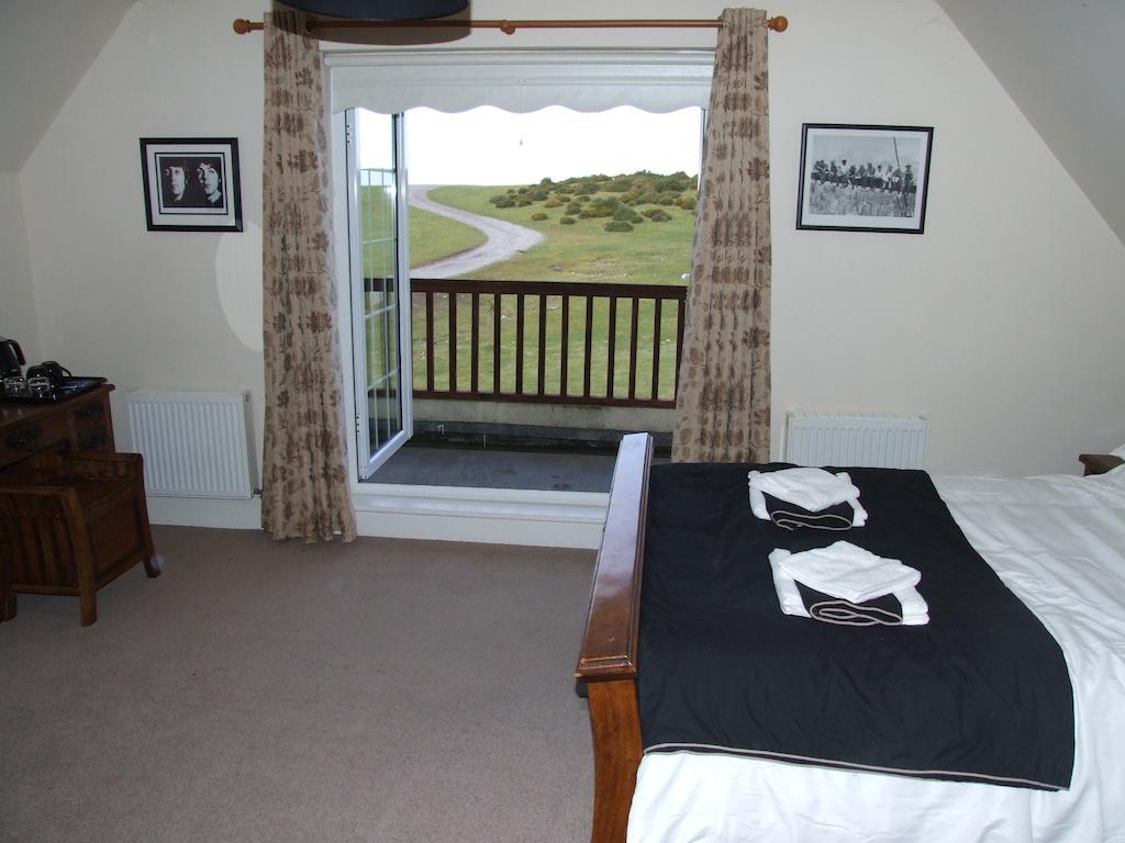 The Curragh Country House Accommodation Нюбридж Стая снимка