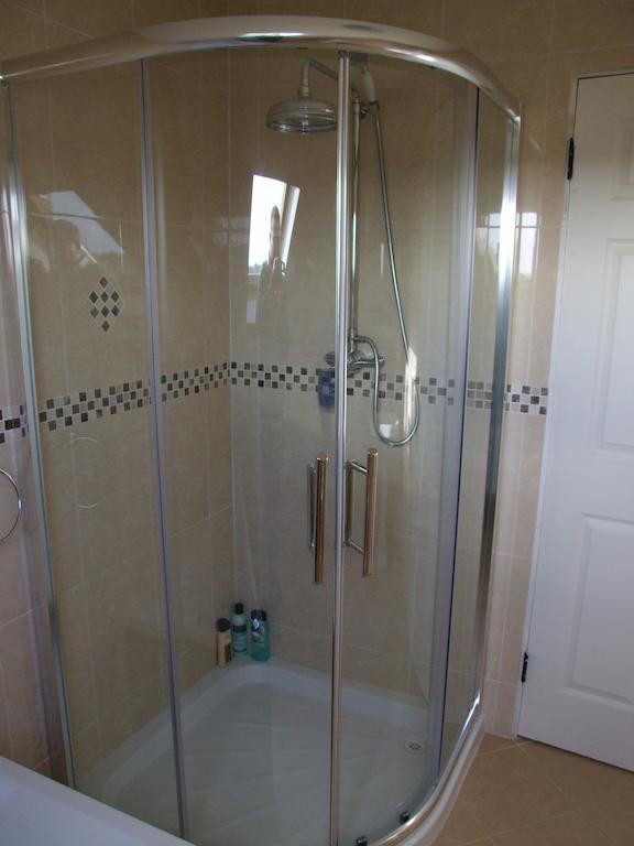 The Curragh Country House Accommodation Нюбридж Стая снимка