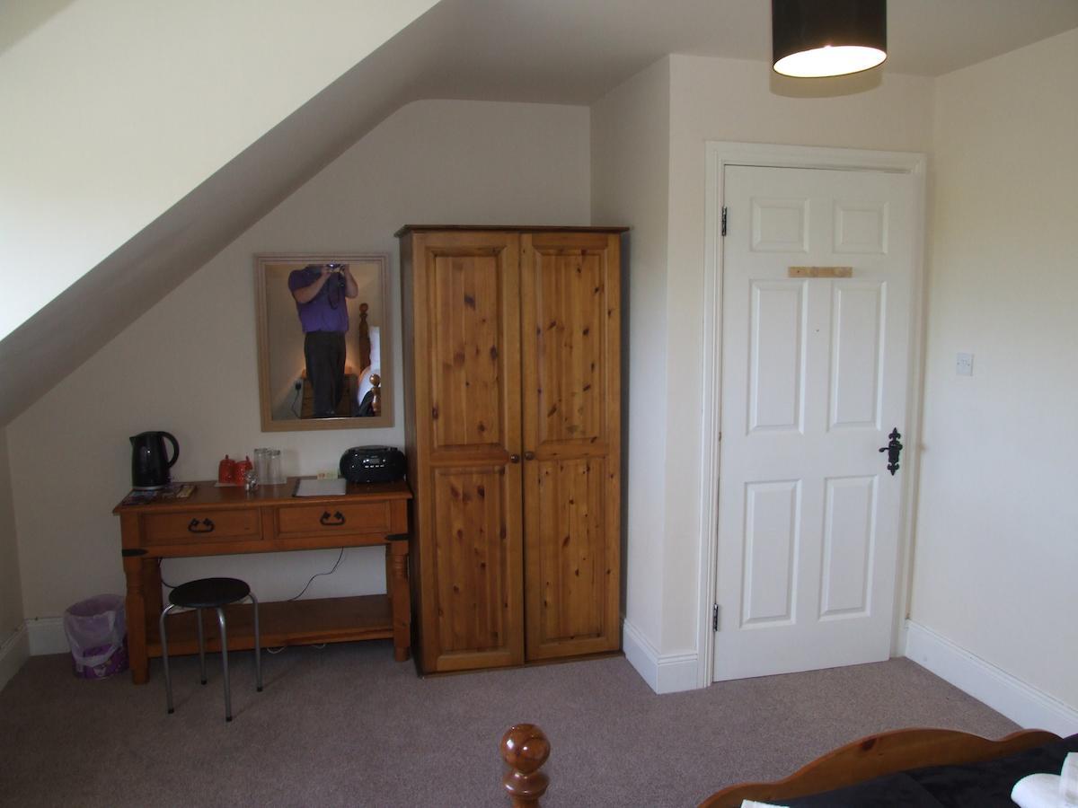 The Curragh Country House Accommodation Нюбридж Стая снимка